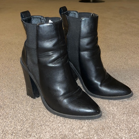 Black booties - Picture 2 of 3